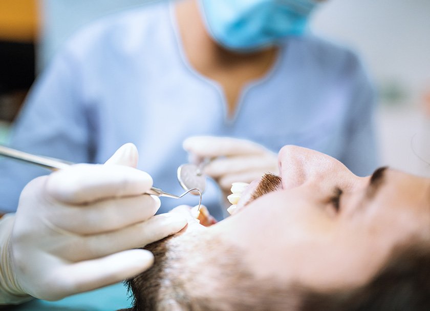 dental implant specialist in delhi